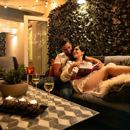 Qult - Up In The Sky Apartment Букурещ Екстериор снимка