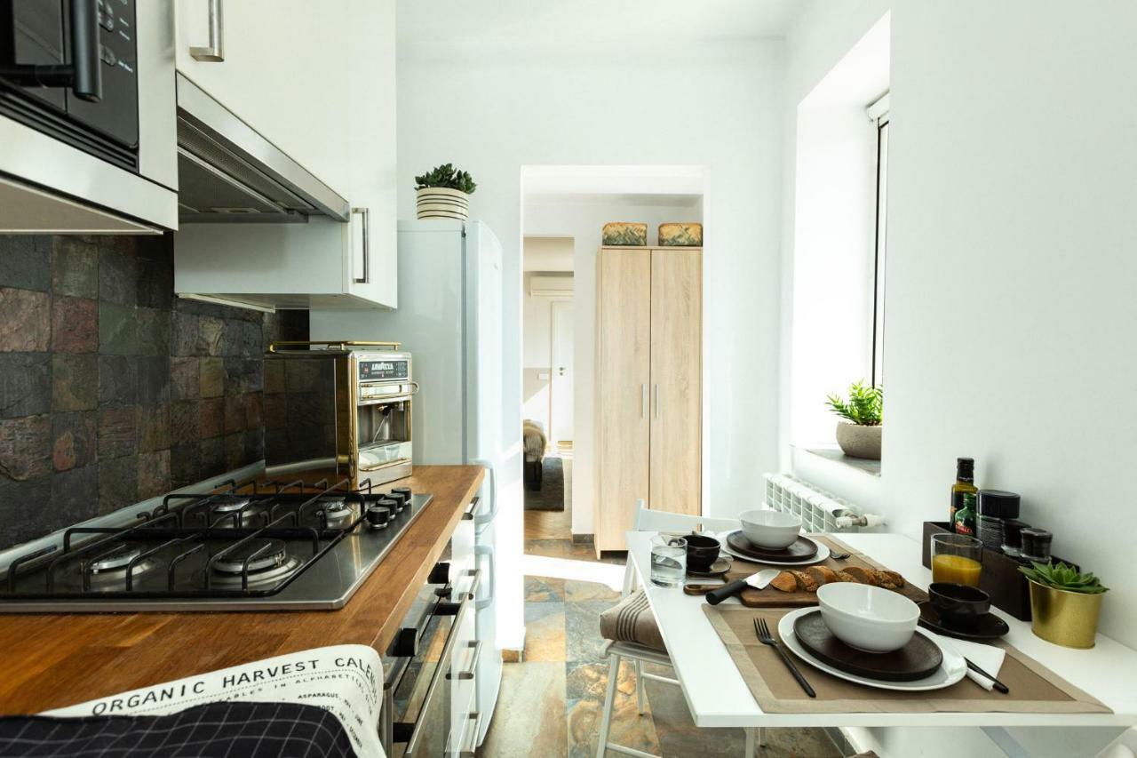 Qult - Up In The Sky Apartment Букурещ Екстериор снимка