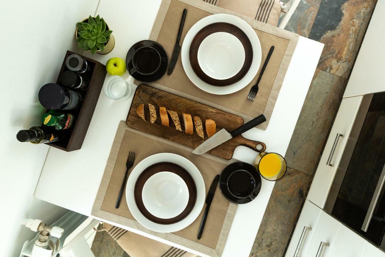 Qult - Up In The Sky Apartment Букурещ Екстериор снимка