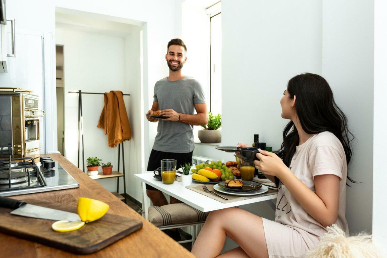 Qult - Up In The Sky Apartment Букурещ Екстериор снимка