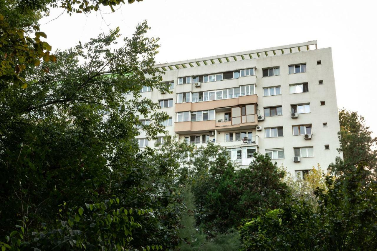 Qult - Up In The Sky Apartment Букурещ Екстериор снимка