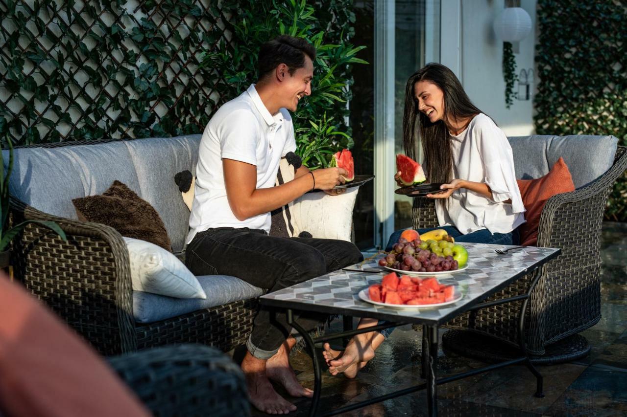 Qult - Up In The Sky Apartment Букурещ Екстериор снимка