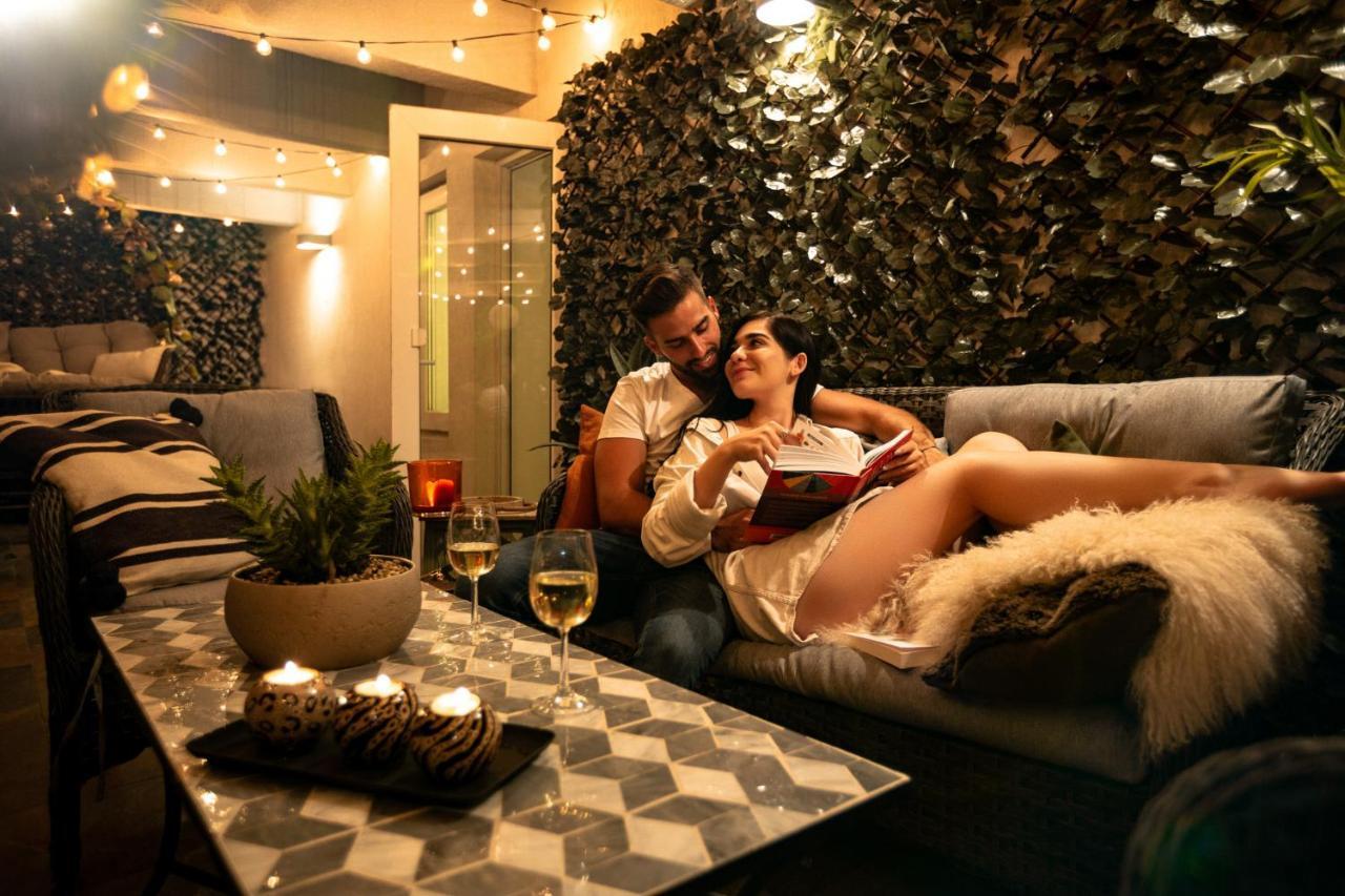 Qult - Up In The Sky Apartment Букурещ Екстериор снимка